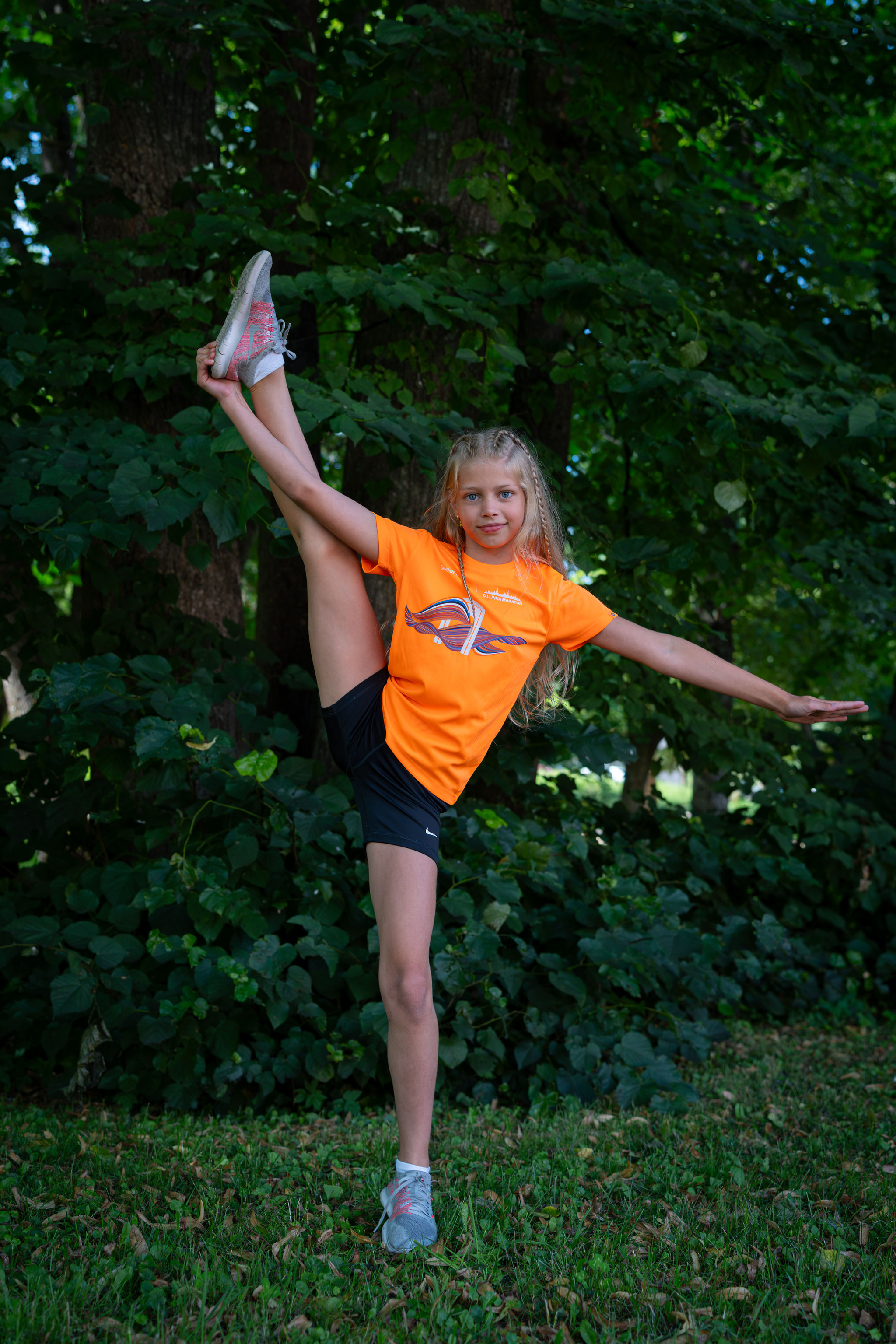 Family wearing the official Tallinn Marathon 2026 collection